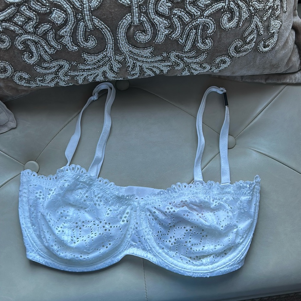 Victoria’s Secret bra 34DD